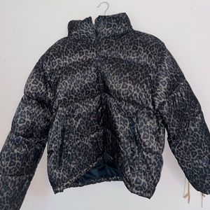 Cheetah Puffer American Eagle- Never worn